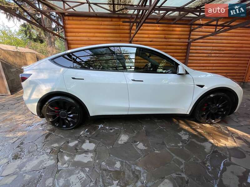 Внедорожник / Кроссовер Tesla Model Y 2021 в 