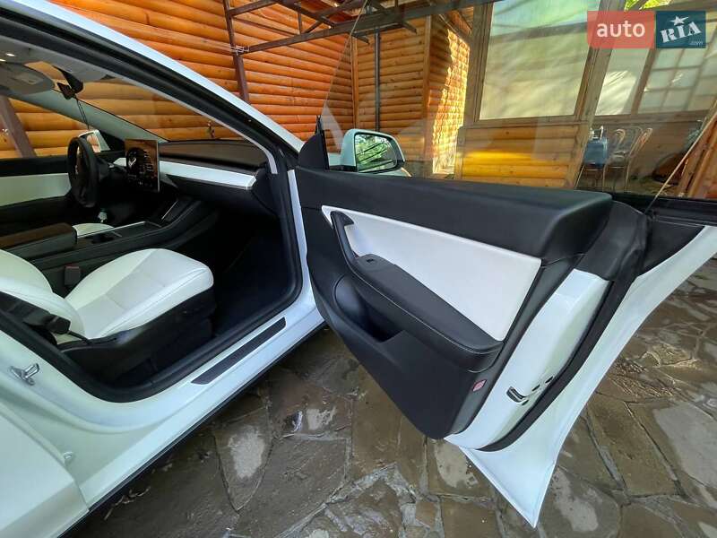 Внедорожник / Кроссовер Tesla Model Y 2021 в Днепре