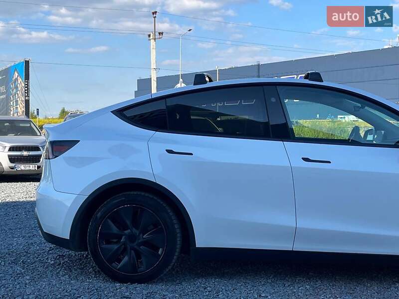 Внедорожник / Кроссовер Tesla Model Y 2024 в Львове