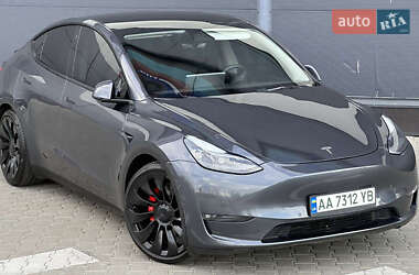 Внедорожник / Кроссовер Tesla Model Y 2021 в Киеве