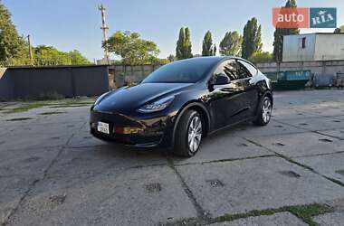 Внедорожник / Кроссовер Tesla Model Y 2023 в 