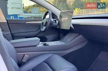 Внедорожник / Кроссовер Tesla Model Y 2024 в 