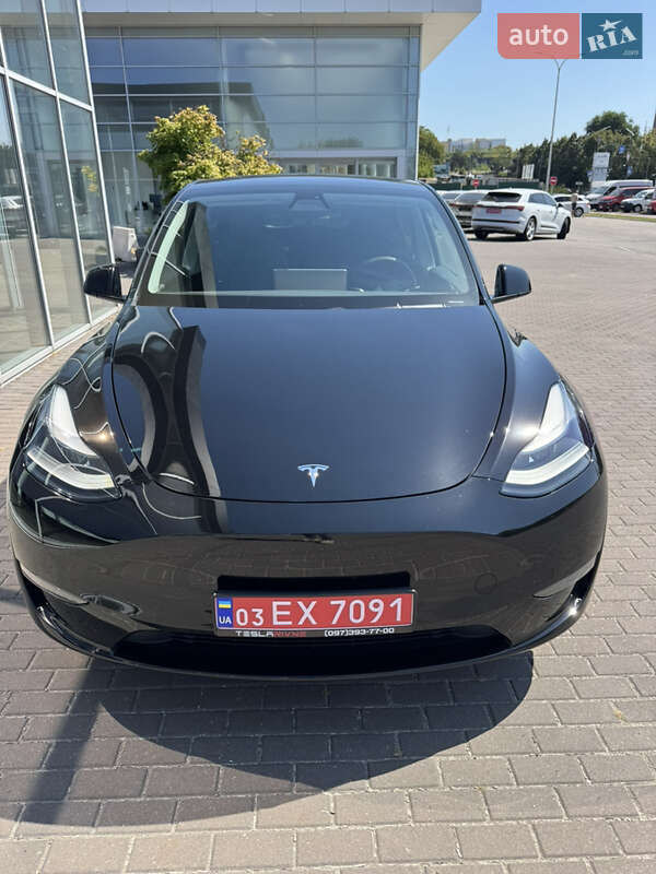 Tesla Model Y 2023