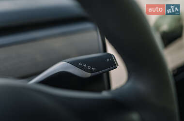 Внедорожник / Кроссовер Tesla Model Y 2024 в 