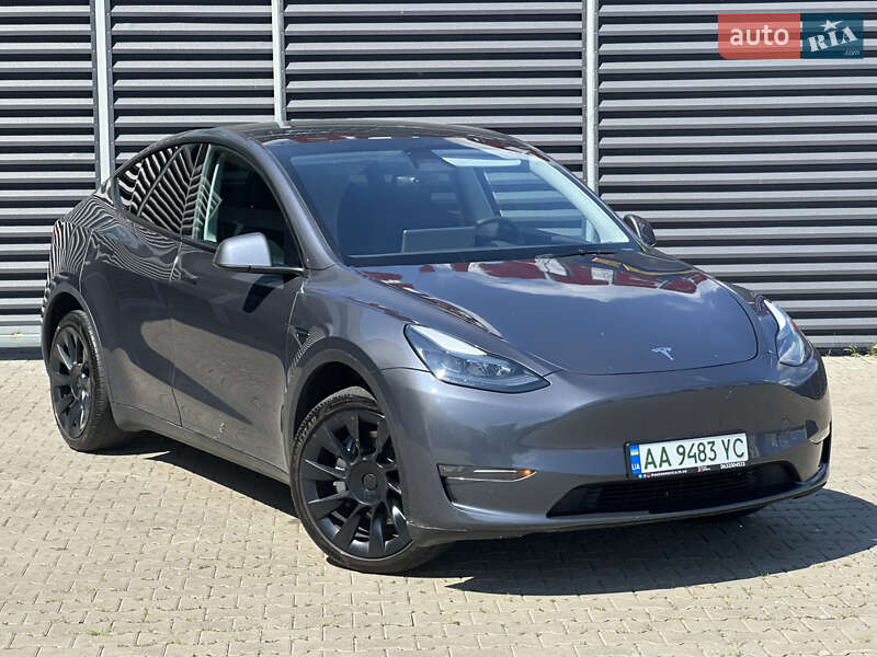 Tesla Model Y 2023