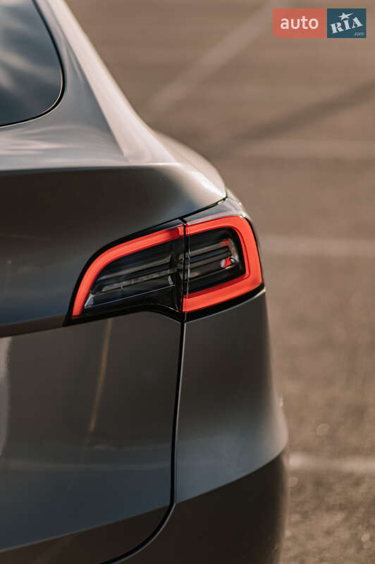 Позашляховик / Кросовер Tesla Model Y 2024 в Рівному фото 11 Позашляховик / Кросовер Tesla Model Y 2024 в Рівному