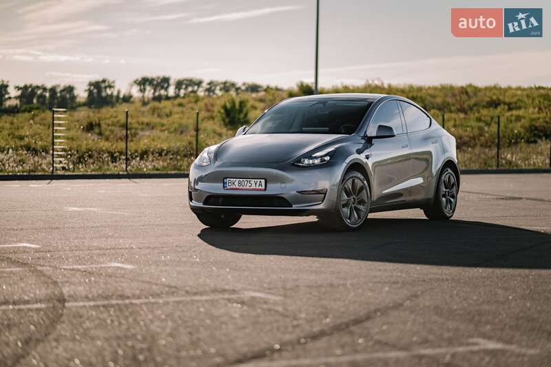 Позашляховик / Кросовер Tesla Model Y 2024 в Рівному