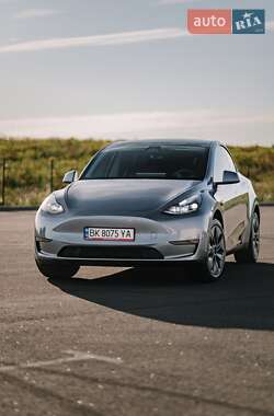 Внедорожник / Кроссовер Tesla Model Y 2024 в 
