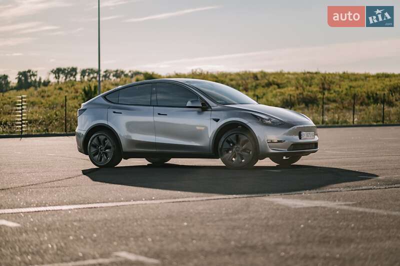 Позашляховик / Кросовер Tesla Model Y 2024 в Рівному