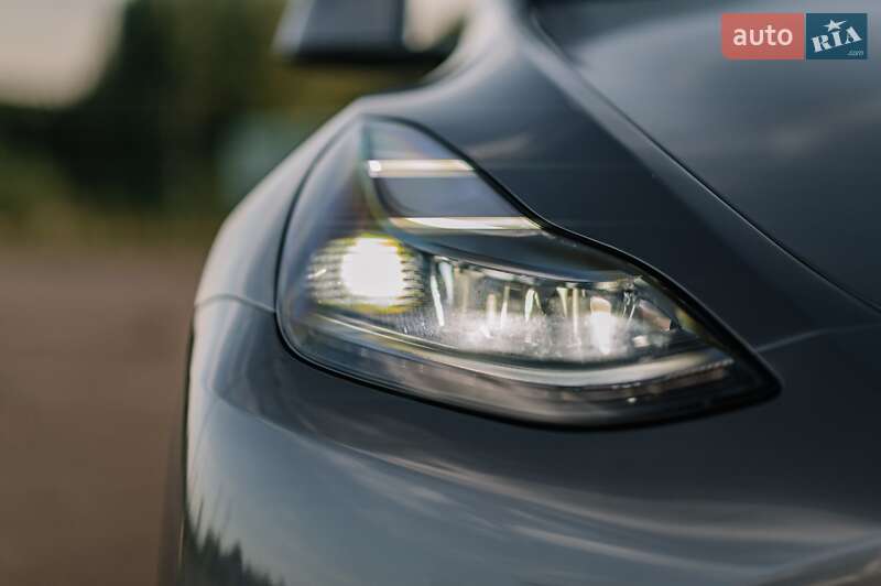 Позашляховик / Кросовер Tesla Model Y 2024 в Рівному