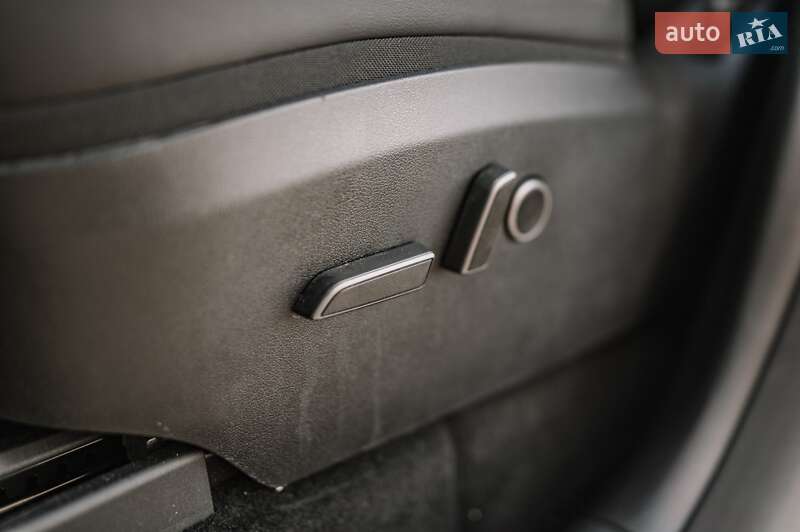 Позашляховик / Кросовер Tesla Model Y 2024 в Рівному фото 48 Позашляховик / Кросовер Tesla Model Y 2024 в Рівному