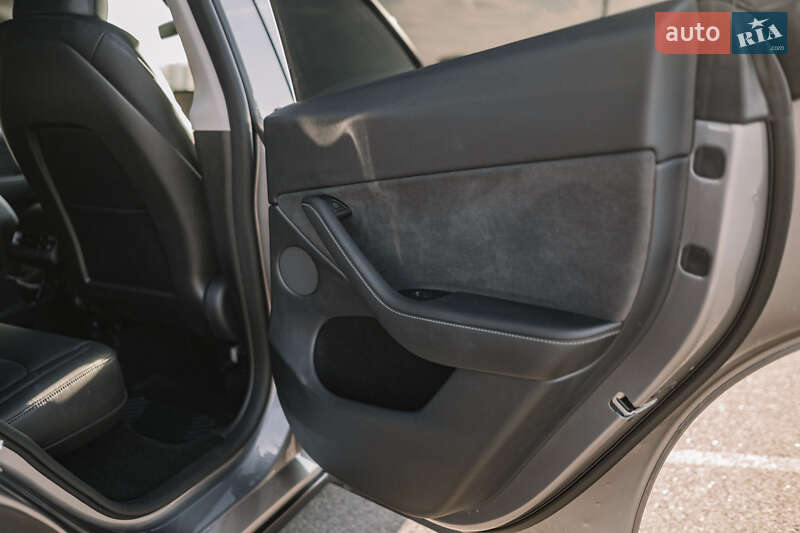 Позашляховик / Кросовер Tesla Model Y 2024 в Рівному фото 84 Позашляховик / Кросовер Tesla Model Y 2024 в Рівному