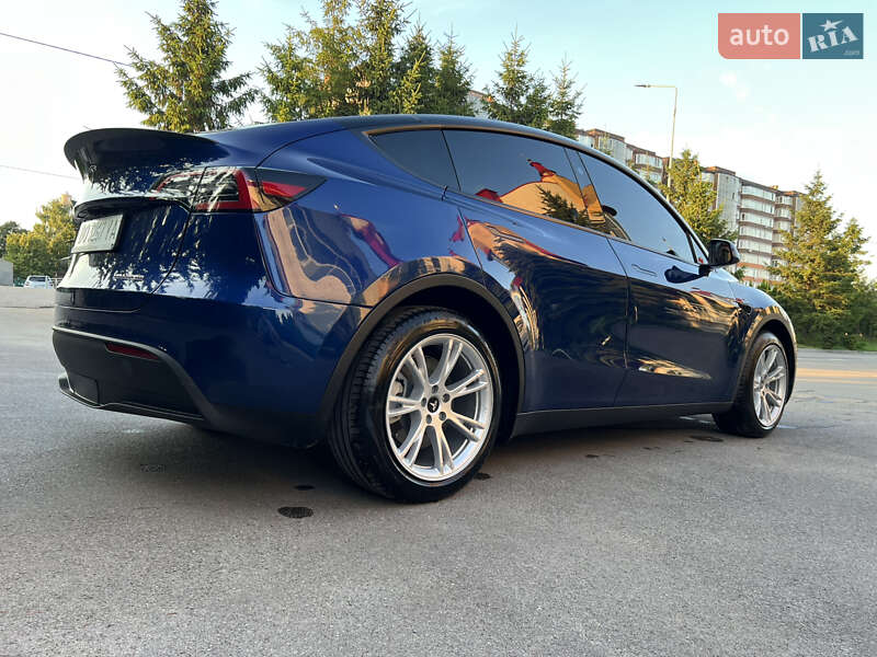 Внедорожник / Кроссовер Tesla Model Y 2024 в Тернополе