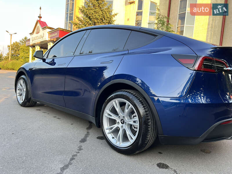 Внедорожник / Кроссовер Tesla Model Y 2024 в Тернополе