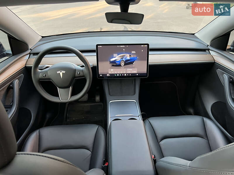 Внедорожник / Кроссовер Tesla Model Y 2024 в Тернополе