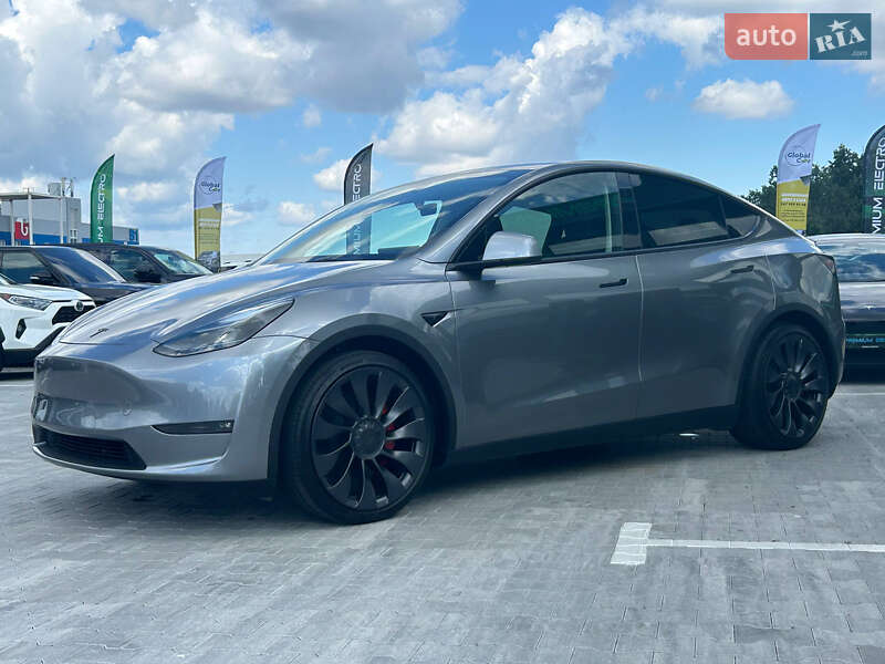 Позашляховик / Кросовер Tesla Model Y 2024 в 