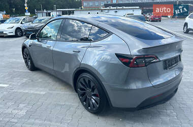 Внедорожник / Кроссовер Tesla Model Y 2024 в 