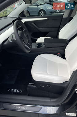 Внедорожник / Кроссовер Tesla Model Y 2024 в 