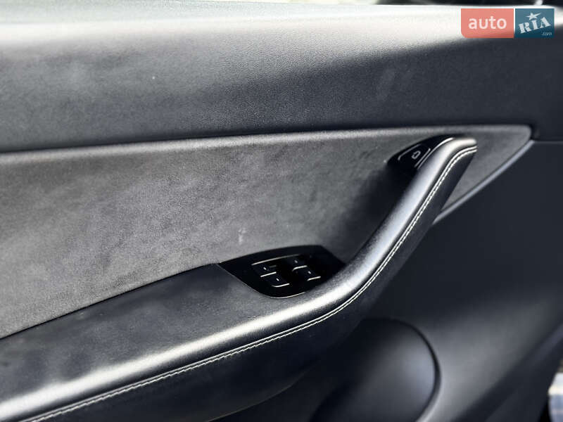 Внедорожник / Кроссовер Tesla Model Y 2020 в Ивано-Франковске