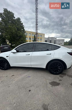 Внедорожник / Кроссовер Tesla Model Y 2021 в 