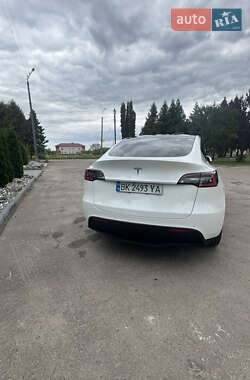 Внедорожник / Кроссовер Tesla Model Y 2021 в 