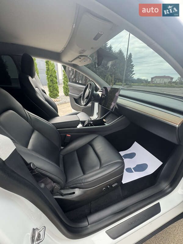 Позашляховик / Кросовер Tesla Model Y 2021 в Рівному
