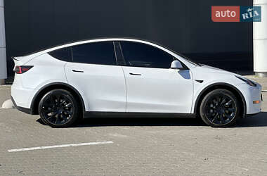 Позашляховик / Кросовер Tesla Model Y 2023 в 