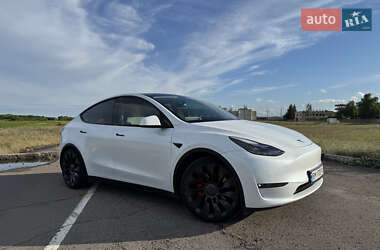 Позашляховик / Кросовер Tesla Model Y 2022 в 