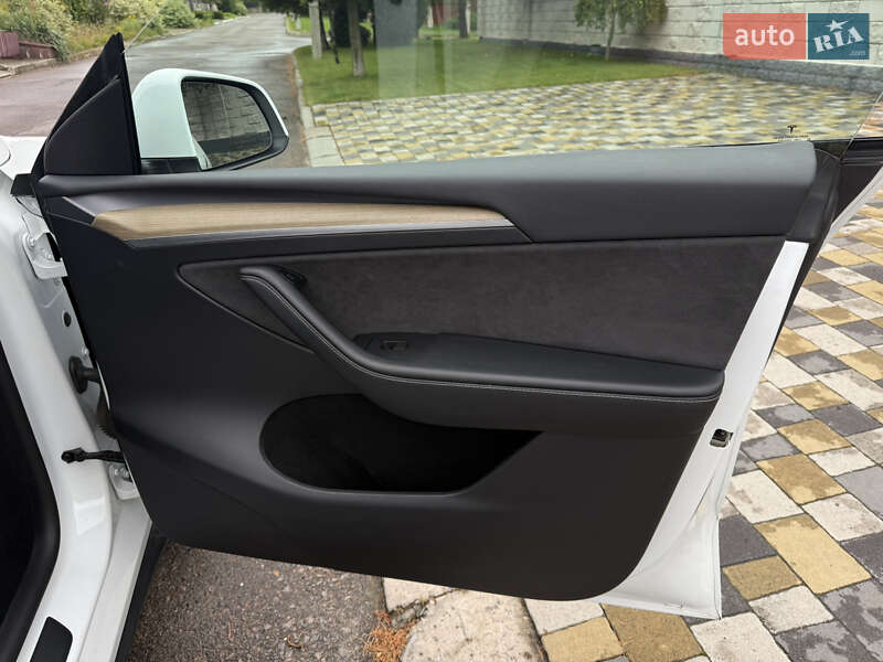 Внедорожник / Кроссовер Tesla Model Y 2023 в Ровно фото 13 Внедорожник / Кроссовер Tesla Model Y 2023 в Ровно