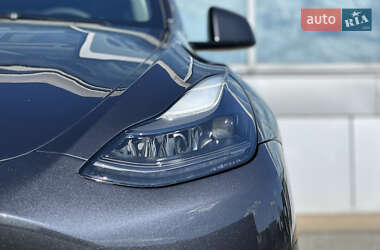 Внедорожник / Кроссовер Tesla Model Y 2024 в 