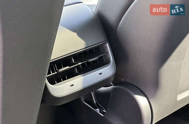 Внедорожник / Кроссовер Tesla Model Y 2024 в 