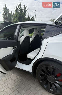 Внедорожник / Кроссовер Tesla Model Y 2020 в 