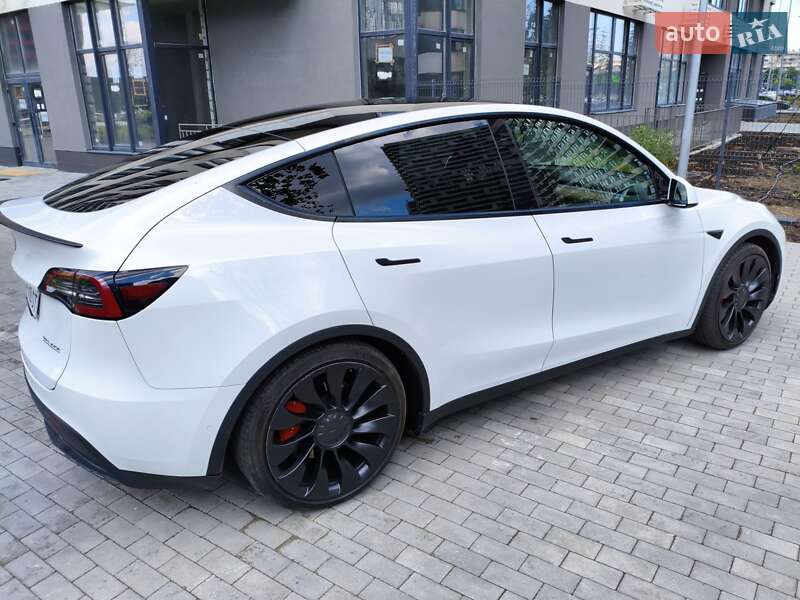 Позашляховик / Кросовер Tesla Model Y 2022 в Києві