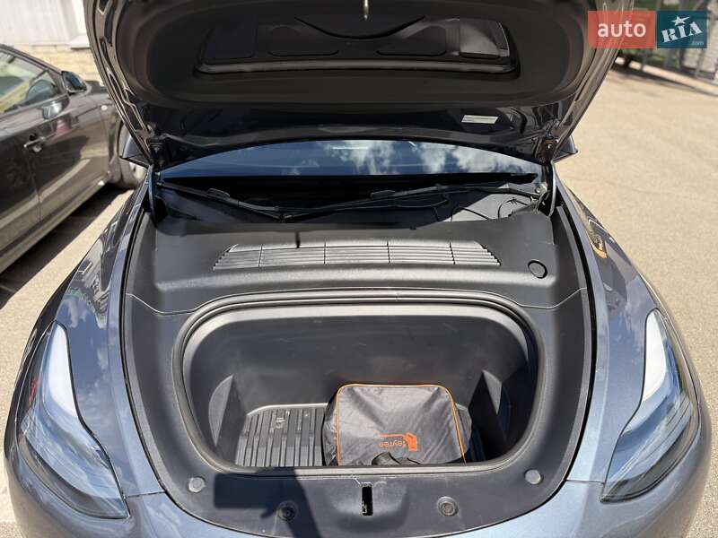 Позашляховик / Кросовер Tesla Model Y 2023 в Києві фото 31 Позашляховик / Кросовер Tesla Model Y 2023 в Києві