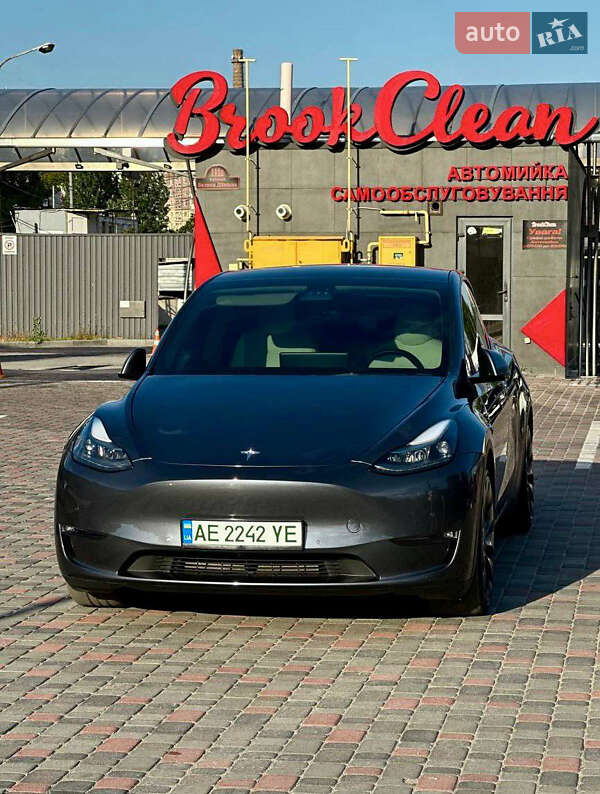 Tesla Model Y 2021