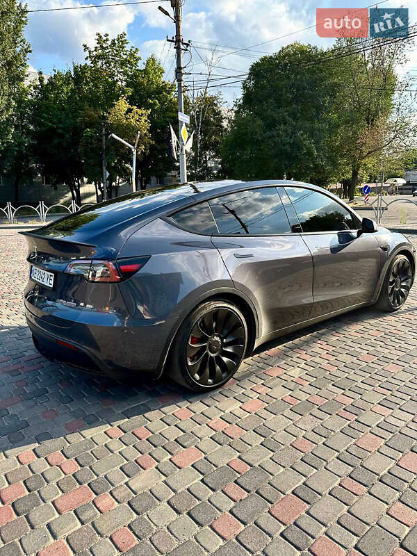 Позашляховик / Кросовер Tesla Model Y 2021 в Дніпрі