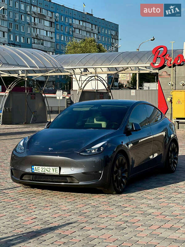Позашляховик / Кросовер Tesla Model Y 2021 в Дніпрі