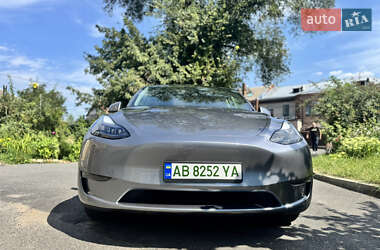 Позашляховик / Кросовер Tesla Model Y 2024 в 