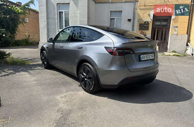 Позашляховик / Кросовер Tesla Model Y 2024 в 