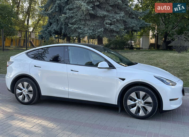 Позашляховик / Кросовер Tesla Model Y 2023 в Тернополі
