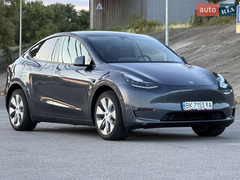 Внедорожник / Кроссовер Tesla Model Y 2023 в Киеве