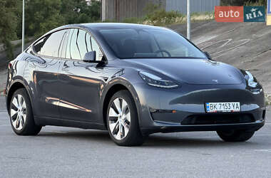 Позашляховик / Кросовер Tesla Model Y 2023 в 