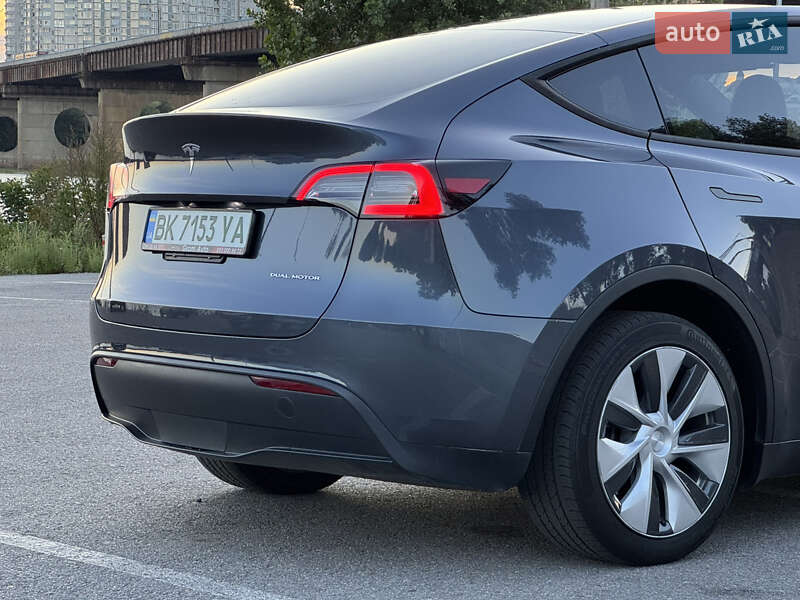 Внедорожник / Кроссовер Tesla Model Y 2023 в Киеве