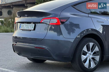 Позашляховик / Кросовер Tesla Model Y 2023 в 
