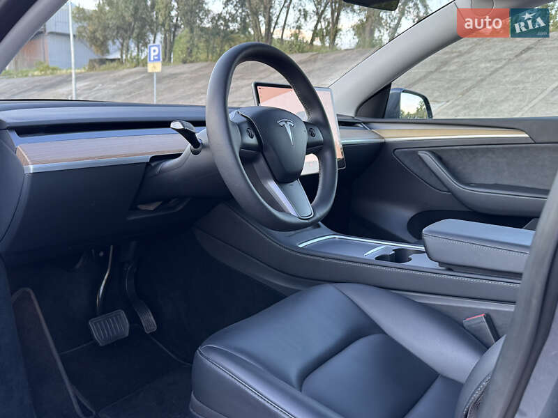 Внедорожник / Кроссовер Tesla Model Y 2023 в Киеве