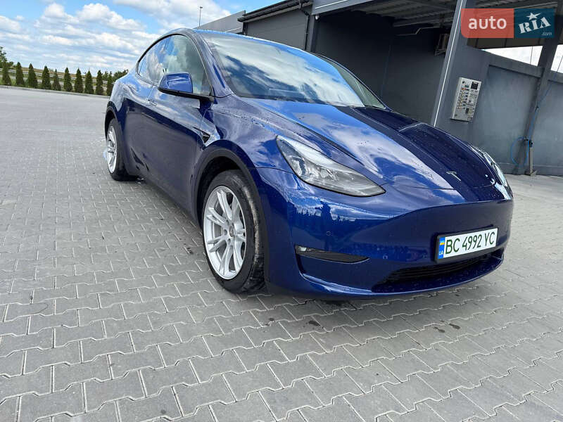 Tesla Model Y 2021
