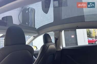 Внедорожник / Кроссовер Tesla Model Y 2021 в 