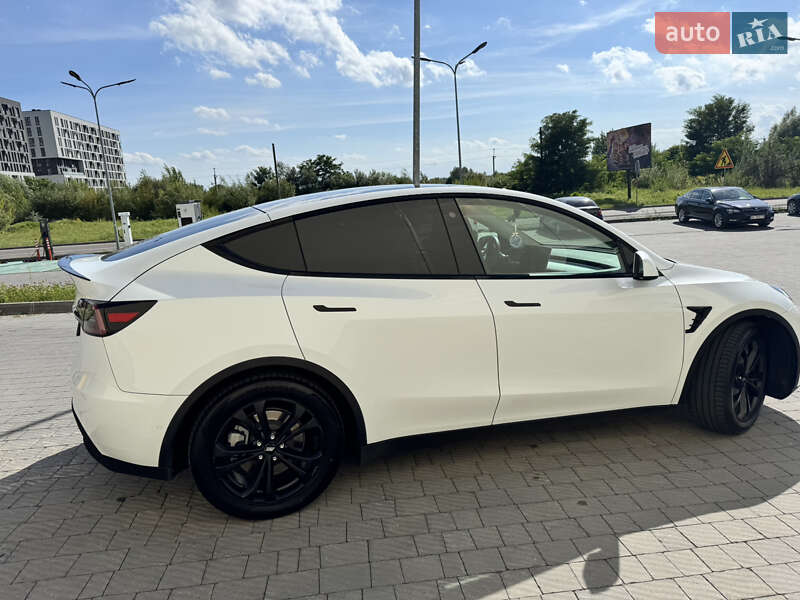 Позашляховик / Кросовер Tesla Model Y 2021 в Львові