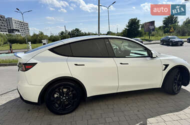 Внедорожник / Кроссовер Tesla Model Y 2021 в 