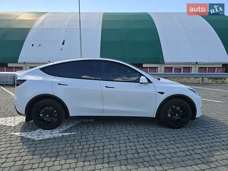 Внедорожник / Кроссовер Tesla Model Y 2021 в Ужгороде